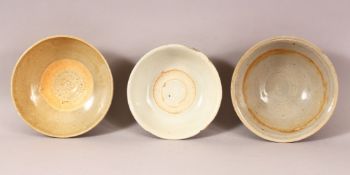 A MIXED LOT OF 3 EARLY CHINESE POTTERY BOWLS - Varying glaze types & sizes -largest from 16cm