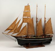 AN EARLY / MID 20TH CENTURY 4 FOOT MODEL OF THE TOPSALE 3 MASTER SCHOONER 