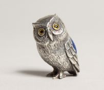 A NOVELTY CAST SILVER OWL PIN CUSHION.