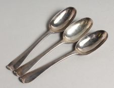A SET OF THREE GEORGE I RAT TAIL SPOONS London 1717, maker W. I.