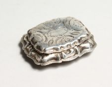 A DUTCH SHAPED SILVER PILL BOX