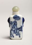 A CHINESE BLUE AND WHITE PORCELAIN SNUFF BOTTLE 2.75ins