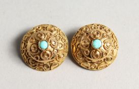A PAIR OF 18CT. TURQUOISE EAR CLIPS