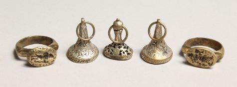 TWO SMALL RINGS AND THREE SEALS (5).