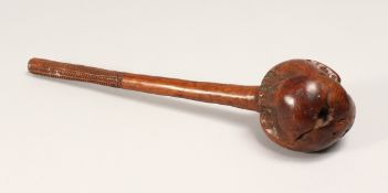 A VERY GOOD ZULU KNOBKERRIE OR THROWING CUB with crosshatch grip 16ins long.
