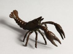A LARGE JAPANESE BRONZE CRAYFISH 3.5ins