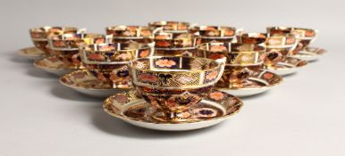 A SET OF ELEVEN ROYAL CROWN DERBY JAPAN PATTERN CUPS AND SAUCERS. No. 1206