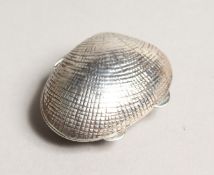 A NOVELTY SILVER CLAM SNUFF/PILL BOX