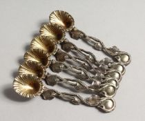 A SET OF SIX WILLIAM IV CAST TEA SPOONS London 1836, maker W. B.