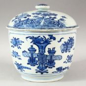 A GOOD CHINESE BLUE & WHITE BOWL AND ASSOCIATED COVER, the bowl decorated with urns of flowers and