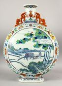 A LARGE AND IMPRESSIVE CHINESE DOUCAI PORCELAIN TWIN HANDLE MOONFLASK, the body painted with a panel