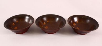 A GROUP OF THREE EARLY 20TH CENTURY MEIJI PERIOD LACQUER BOWLS, the inner decorated with