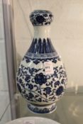 A Chinese blue and white garlic neck vase.