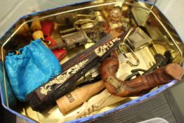 Miscellaneous collectables.