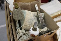 Decorative table lamps and cushions.