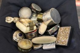 Silver pillboxes, a vesta case and other collectables.