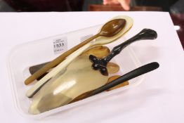 Various horn spoons.