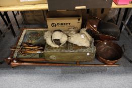 A copper preserve pan, a copper coal bucket, a hunting horn and other items.