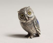 A NOVELTY SILVER OWL PIN CUSHION.