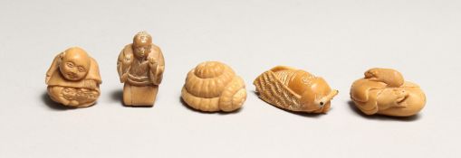 FIVE JAPANESE CARVED BONE NETSUKE.