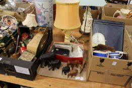 Miscellaneous collectables.