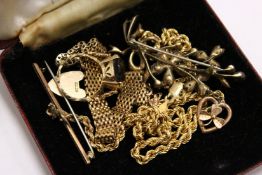 A 9ct gold heart shaped locket with mesh chain, a ring, a gold bar brooch etc.