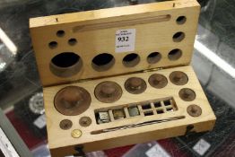 A small cased set of weights.