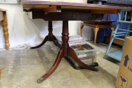 An extending dining table.