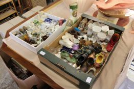 Collectable porcelain shoes and similar items.