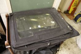 The folding sides for a motor vehicle.