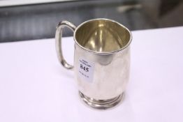 A plain silver half pint mug, Sheffield 1960, 6ozs.