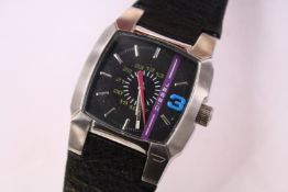 A stylish gent's wristwatch.