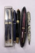 A quantity of pens.