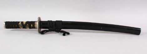 A JAPANESE MEIJI PERIOD WAKIZASHI / TANTO - with a black lacquer sheath, a shagreen style cord