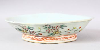 A 19TH CENTURY CHINESE FAMILLE ROSE PORCELAIN DISH - of elongated form, the exterior with decoration