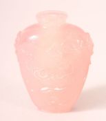 A CHINESE ROSE QUARTZ SNUFF BOTTLE, 6cm.