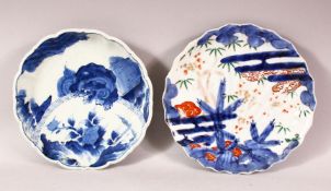 A GOOD 18TH/19TH CENTURY JAPANESE BLUE AND WHITE PORCELAIN DISH, together with a small 18th