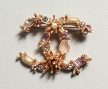 A GOOD VINTAGE CHANEL BROOCH.