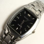 A GUCCI WRIST WATCH BOXED.