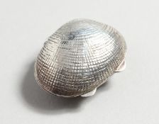 A NOVELTY SILVER CLAM VESTA.