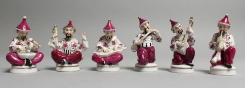 A SET OF SIX SMALL SAMSON PORCELAIN CHINESE MUSICIANS 3ins high.