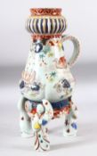 A SAMSON IMARI PORCELAIN EWER / WATER VESSEL, with painted relief decoration depicting cranes in a