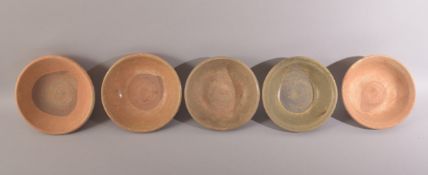 FIVE CHINESE EARTHENWARE POTTERY BOWLS, various sizes (5).