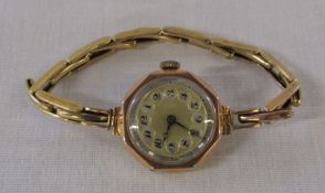 Ladies 9ct gold Swiss made 15 jewels watch with 9ct gold elasticated strap London 1923, total weight