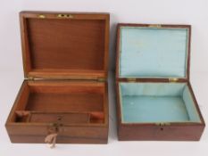 A mahogany dressing table box having aqua blue fabric lining, 26 x 19.