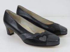A pair of 'as new' leather ladies shoes by Equity size 7.5.