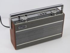 A vintage Roberts R900 radio.