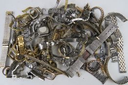 A quantity of assorted vintage and contemporary watch straps.
