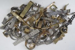 A quantity of assorted vintage and contemporary watch straps.