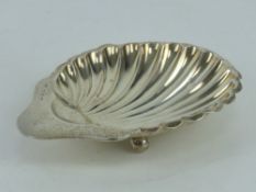 A George Unite HM silver card dish in the form of a clam shell,
